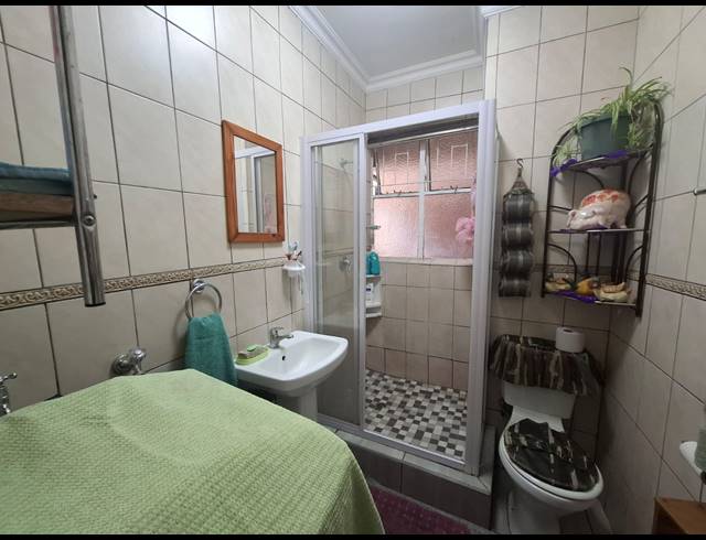 2 BEDROOM FLAT FOR SALE IN VANDERBIJLPARK CW 3